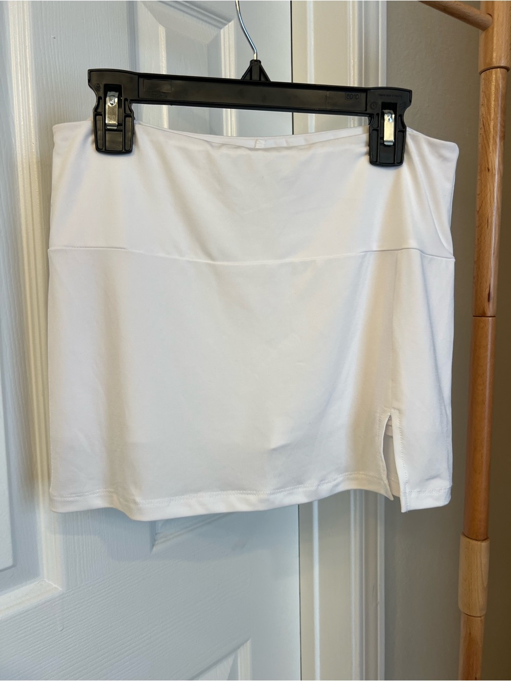 White Fox Boutique White Performance Skort - Picture 2 of 8